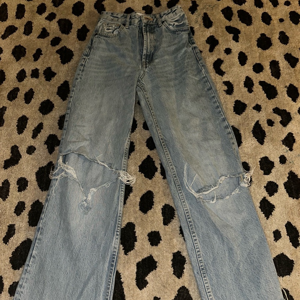 Zara wide legged Women Jeans with rips